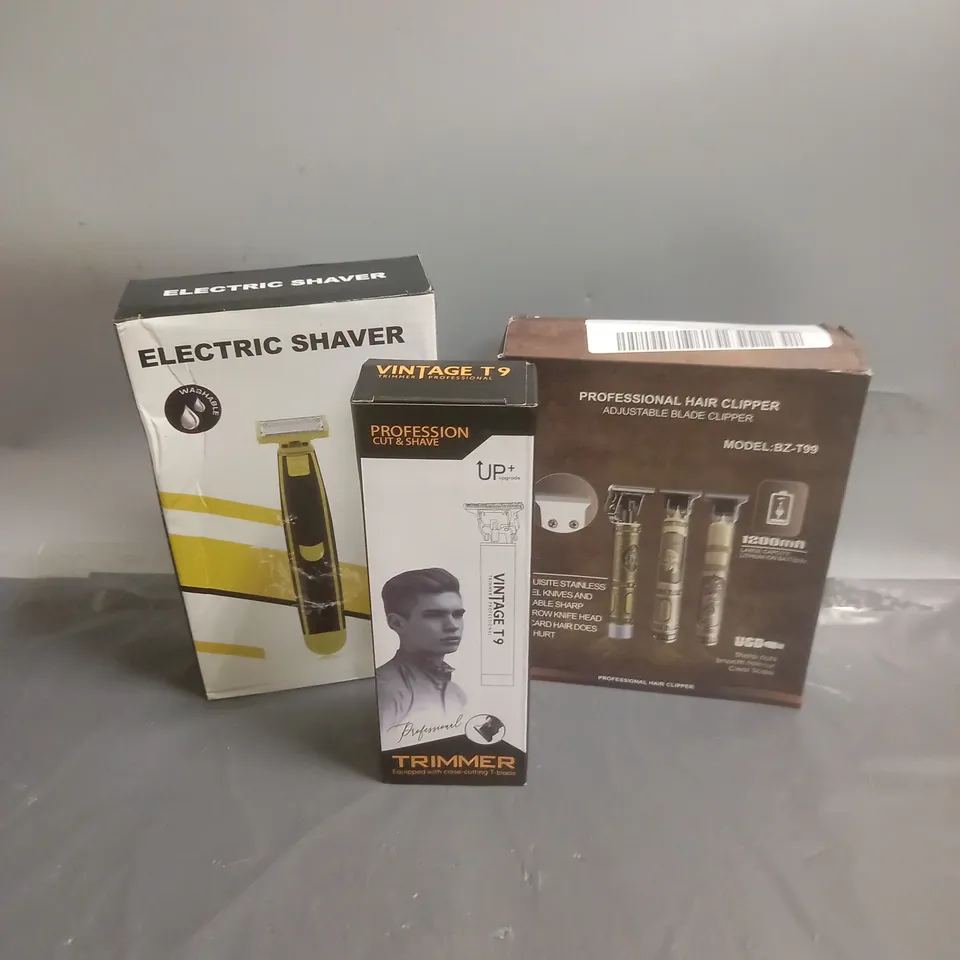 APPROXIMATELY 20 ELECTRIC RAZORS