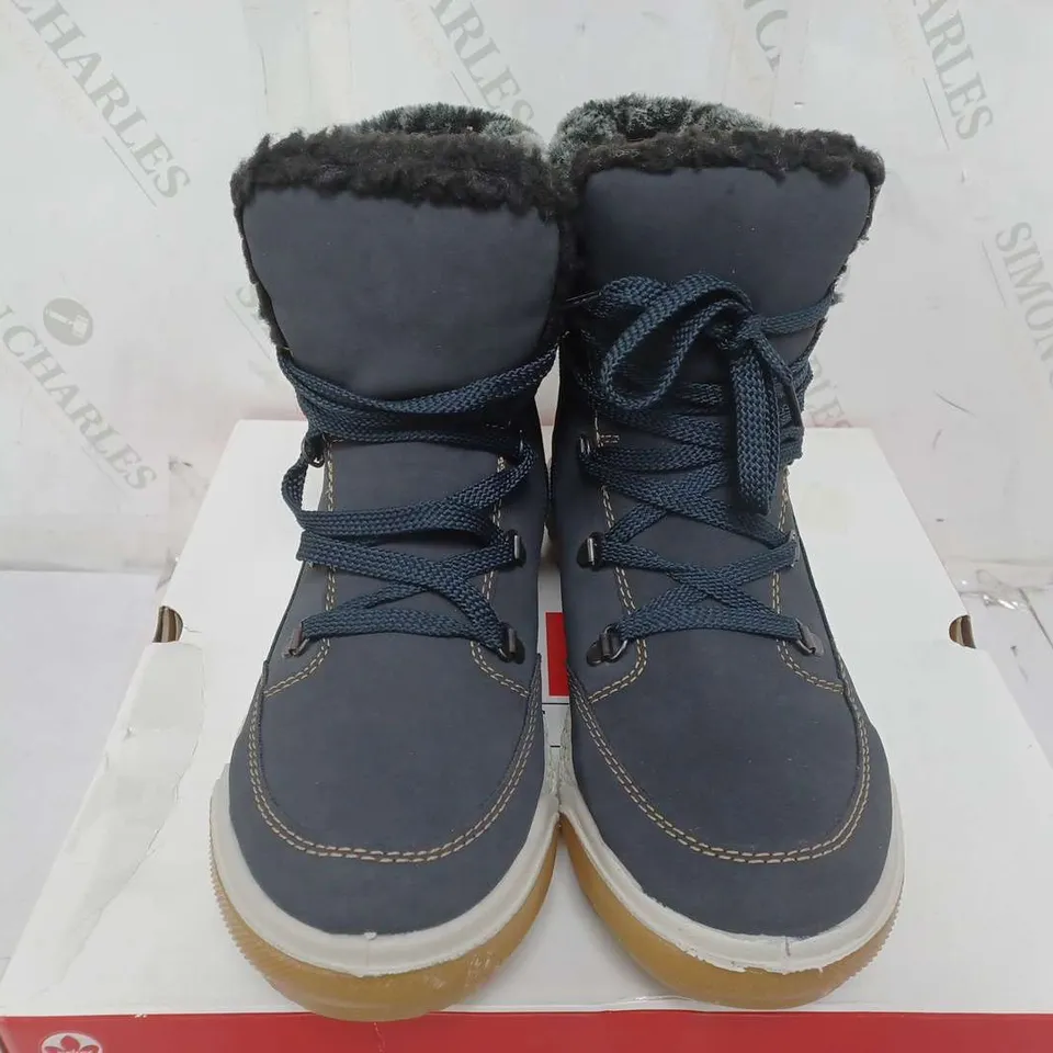 BOXED PAIR OF RIEKER WATER RESISTANT WARM LINED HIKING BOOTS IN NAVY - SIZE 41