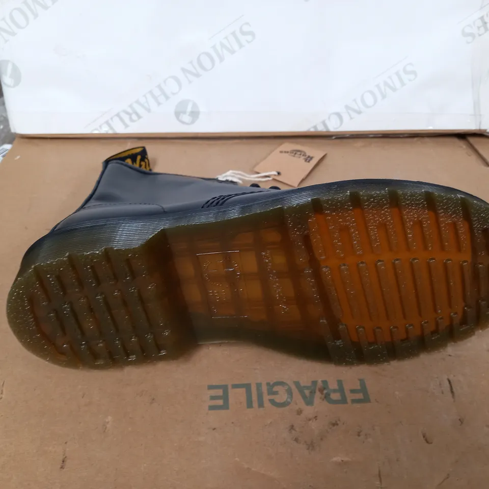 DR. AIRWAIR MARTINS 1460 BLACK UK 6 1/2