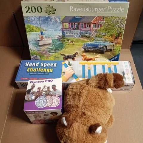 APPROXIMATELY 20 ASSORTED TOYS AND GAMES TO INCLUDE PLUSH TOYS, JIGSAW, HAND SPEED CHALLENGE ETC 