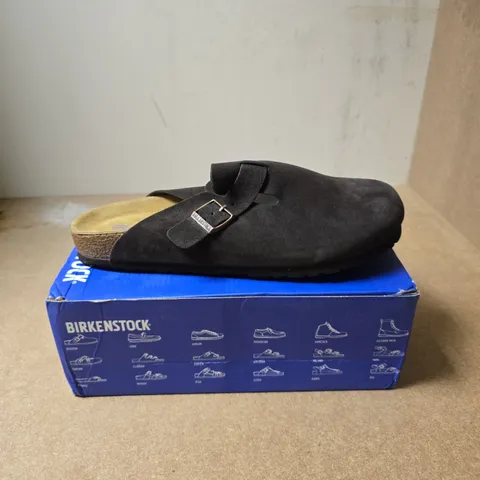 BIRKENSTOCK BOSTON BS MOCHA – BLACK SUEDE SLIP-ON CLOG, UK 9.5