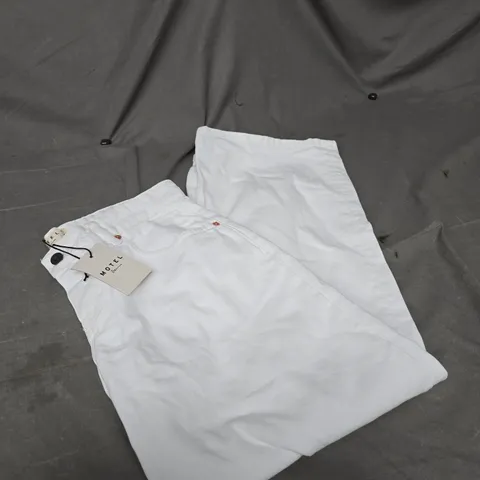 MOTEL WHITE DENIM JEANS SIZE 28 / 30