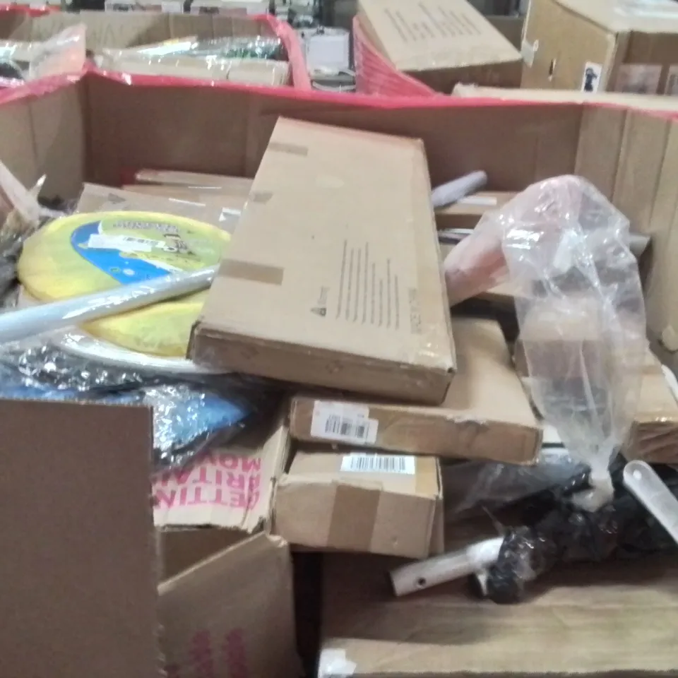 PALLET OF ASSORTED HOUSEHOLD GOODS AND PRODUCTS TO INCLUDE;FLOATING SHELF,GARDEN SHEARS,LARGE AREA RUG