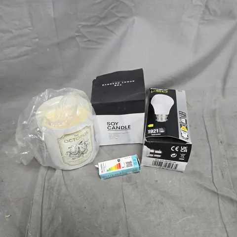 APPROXIMATELY 15 ASSORTED HOUSEHOLD ITEMS TO INCLUDE BULBS AND CANDLES 