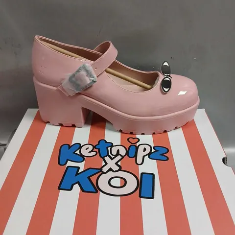 BOXED KOI X KETNIPZ TIRA KETNIPZ MARY JANES FRICK IM SICK EDITION PINK SIZE 4