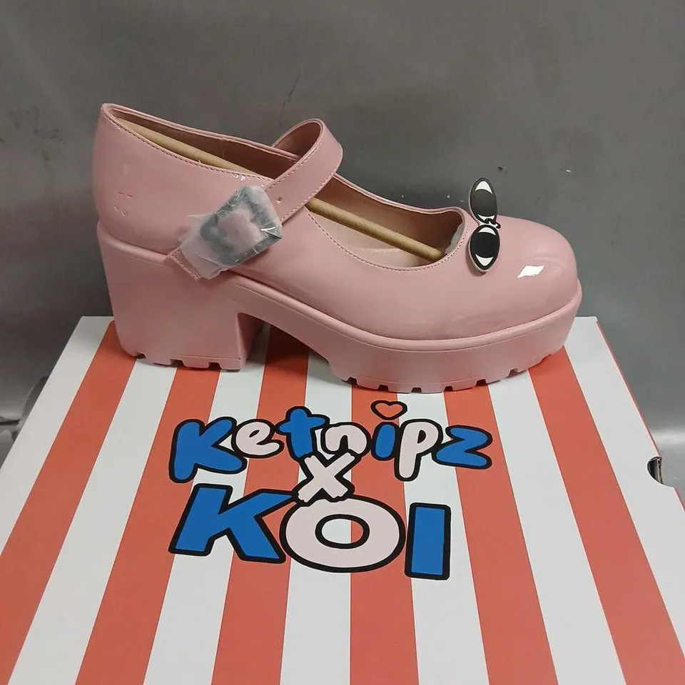 BOXED KOI X KETNIPZ TIRA KETNIPZ MARY JANES FRICK IM SICK EDITION PINK SIZE 4