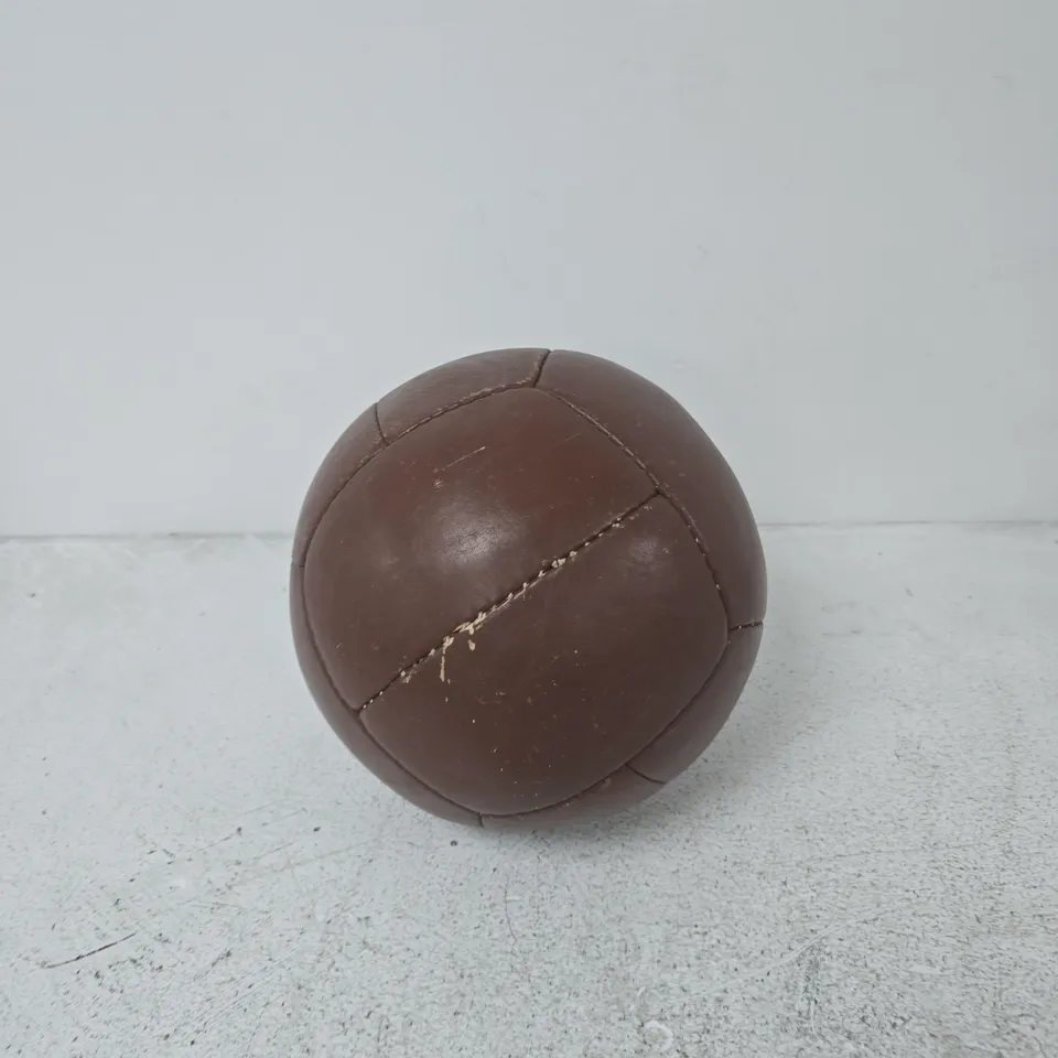 BROWN LEATHER MEDICINE BALL WITH STITCHED PANELS – VINTAGE