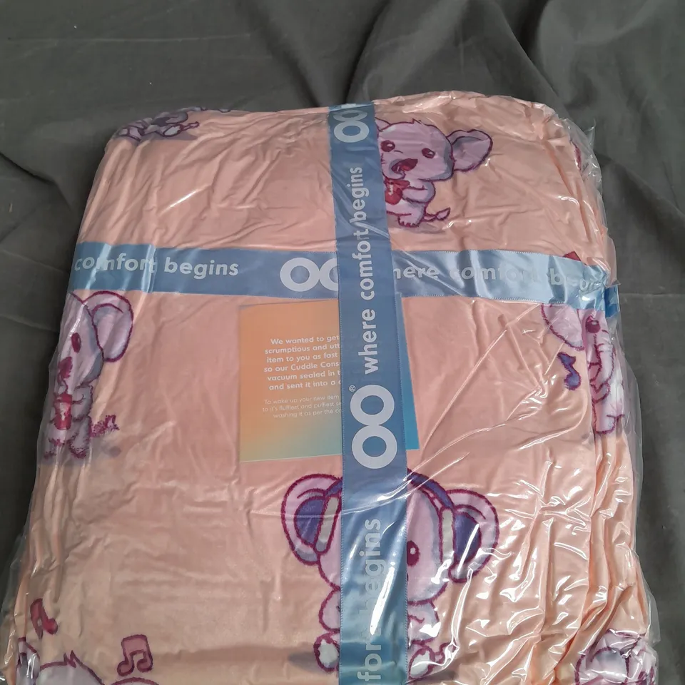 OO THE OODIE PINK ELEPHANTS DESIGN