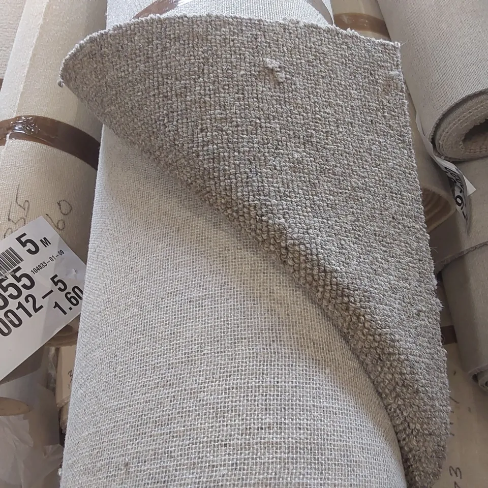 ROLL OF QUALITY CARPET - APPROXIMATELY 5 x 4.48m