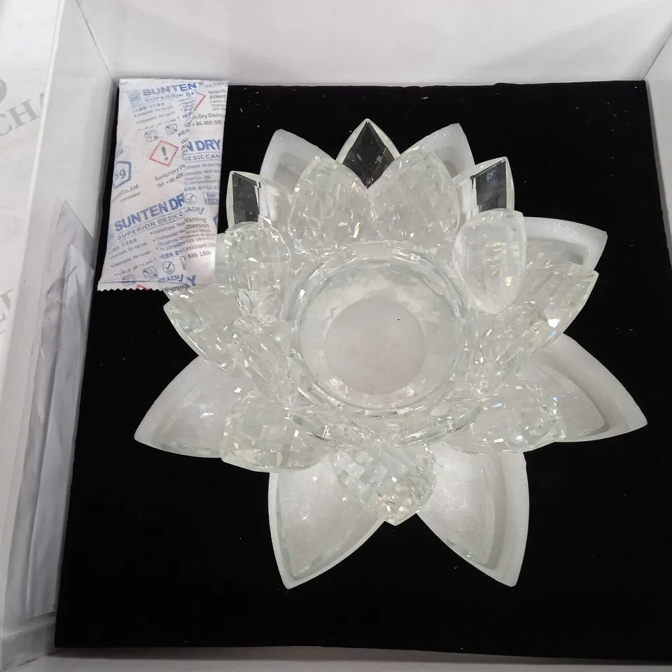 JULIAN MCDONALD LOTUS CANDLE HOLDER - CLEAR