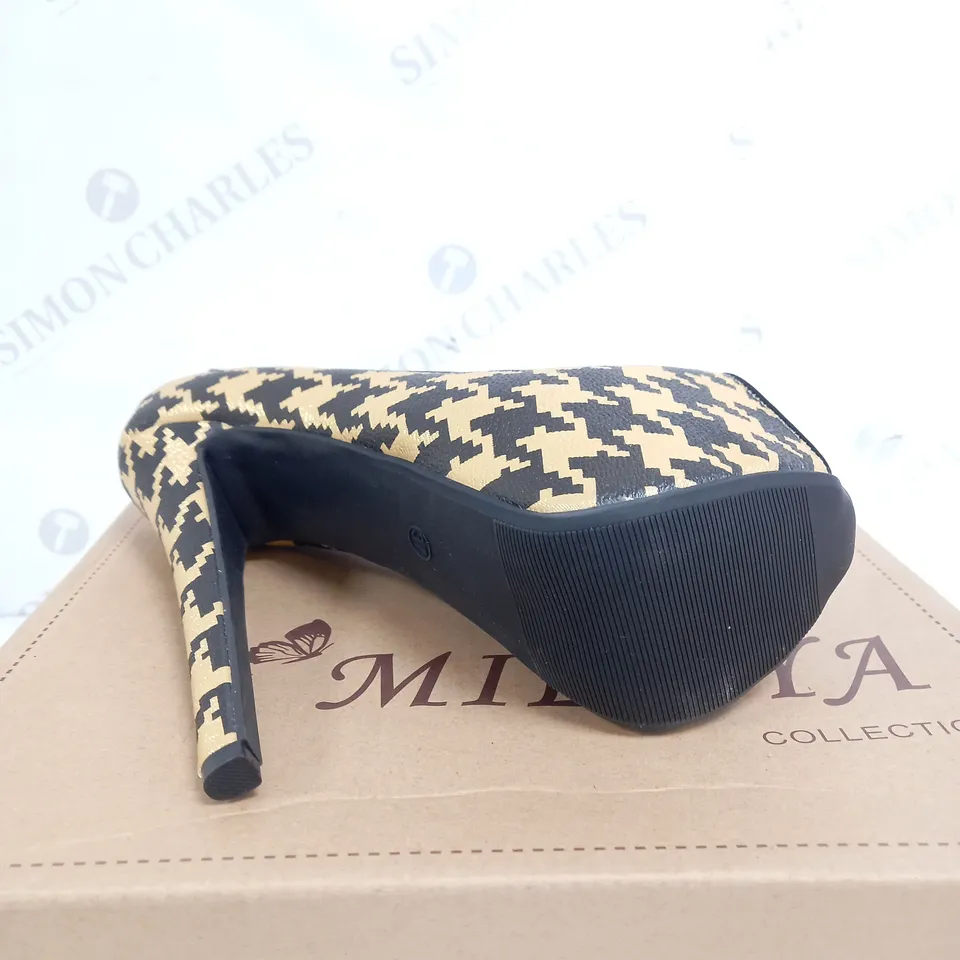 BOX OF 5 PAIRS OF MILAYA BLACK & GOLD HIGH HEELS 