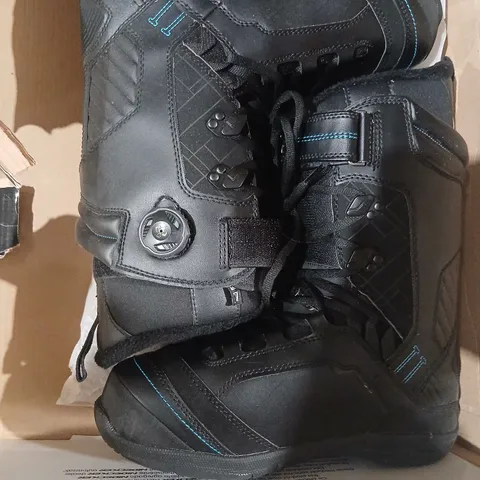 NIDECKER ABSOLUTE HYBRID I SNOWBOARD BOOTS – BLACK/CYAN, UK 8 (US 9 / EU 42 / MONDO 27)