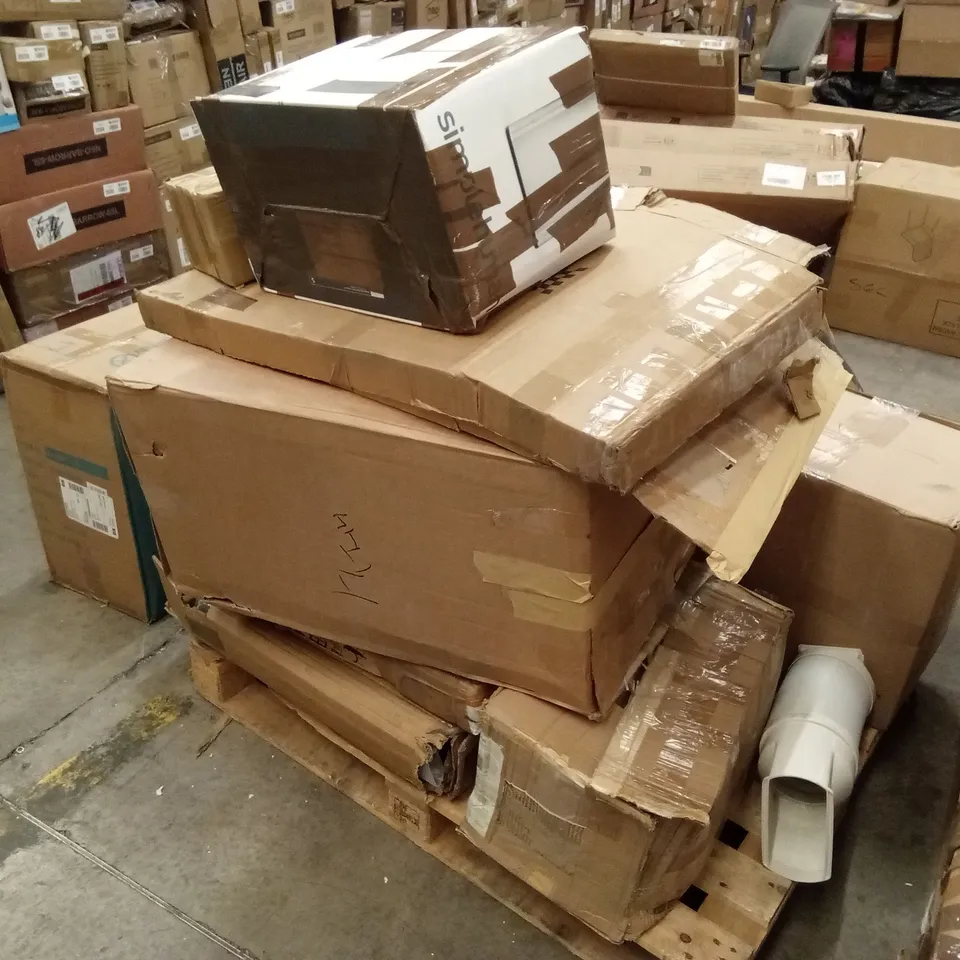 PALLET OF ASSORTED HOUSEHOLD GOODS AND PRODUCTS TO INCLUDE; FURNITURE, E-COMMERCE AND GARDEN PRODUCTS ETC