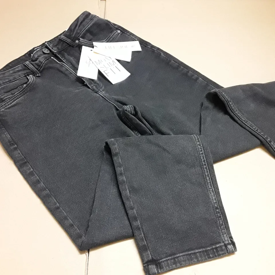 STRADIVARIUS MOM SLIM FIT JEANS - UK 10