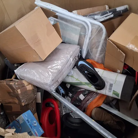 PALLET CONTAINING ASSORTED PRODUCTS INCLUDING PLAYMOBIL SKY TRAILS, PLASTIC WATERING CAN, FELT GREEN M8NERAL 5M, UNIBOS CONTRACT CHAIR & DUVET COVER SET