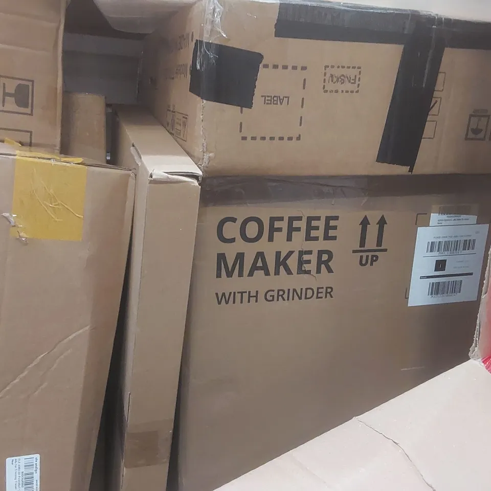 PALLET CONTAINING A LARGE QUANTITY OF ASSORTED ITEMS INCLUDING: COFFEE MAKER WITH GRINDER, INTELLIGENT CLOTHES DRYER, RETRACTABLE SAFETY GATE ECT