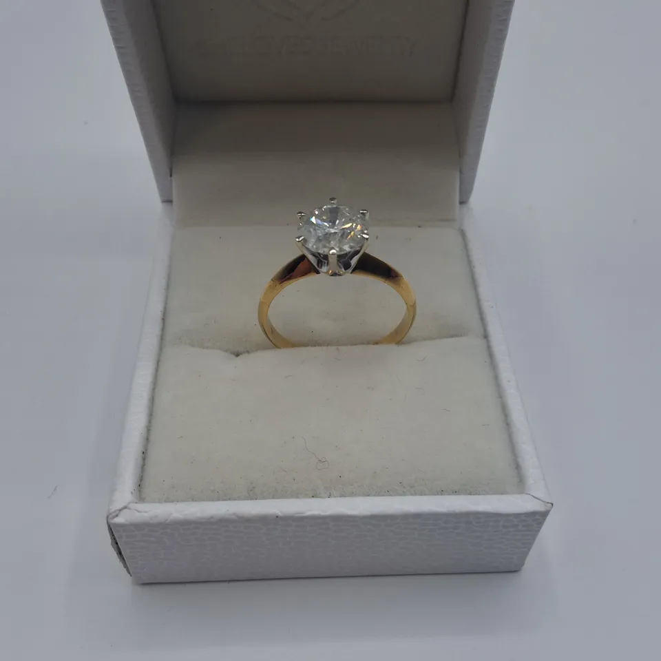 18CT GOLD SOLITAIRE RING SET WITH A NATURAL DIAMOND WEIGHING +-1.56CT