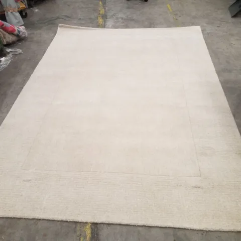 QUALITY DESIGNER AREA RUG - APPROXIMATELY 290X200CM