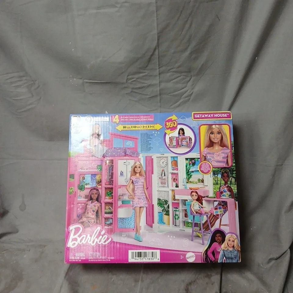 BOXED BARBIE GETAWAY HOUSE DOLL AND PLAYSET
