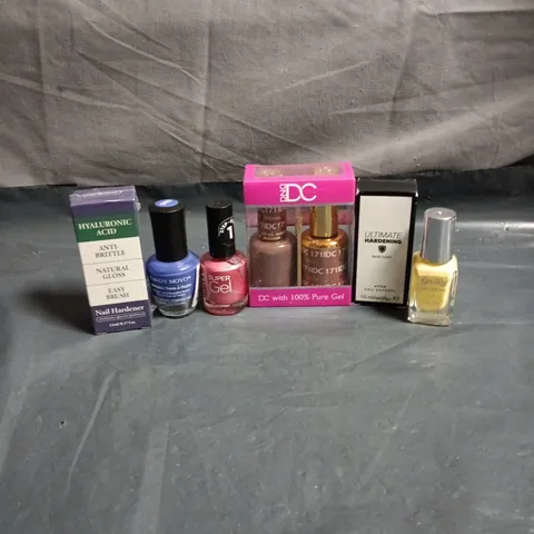 APPROXIMATELY 30 BOTTLES OF NAIL VARNISH TO INCLUDE RIMMEL, AVON AND GELLY