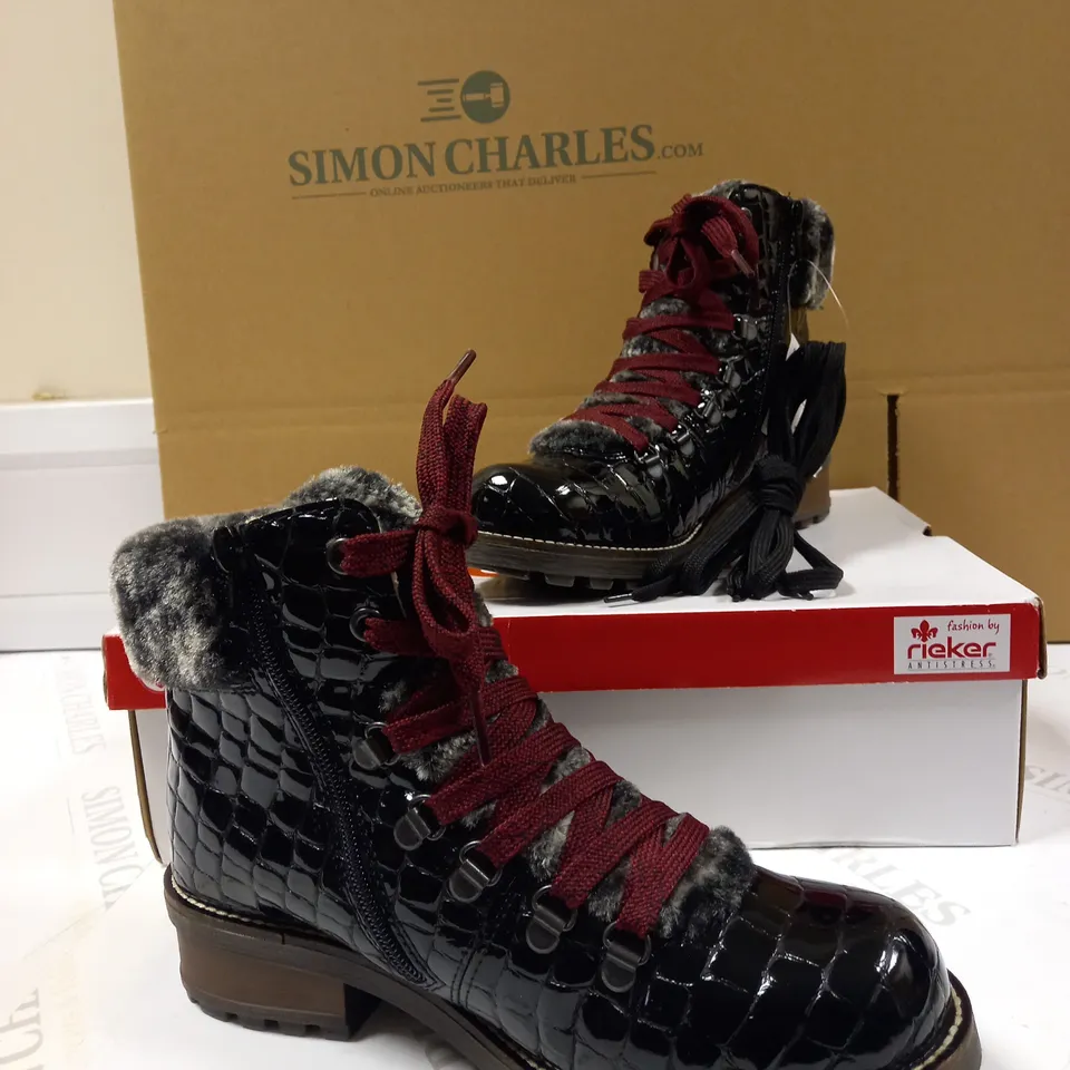 RIEKER CROC HIKING BOOT  BLACK SIZE 4