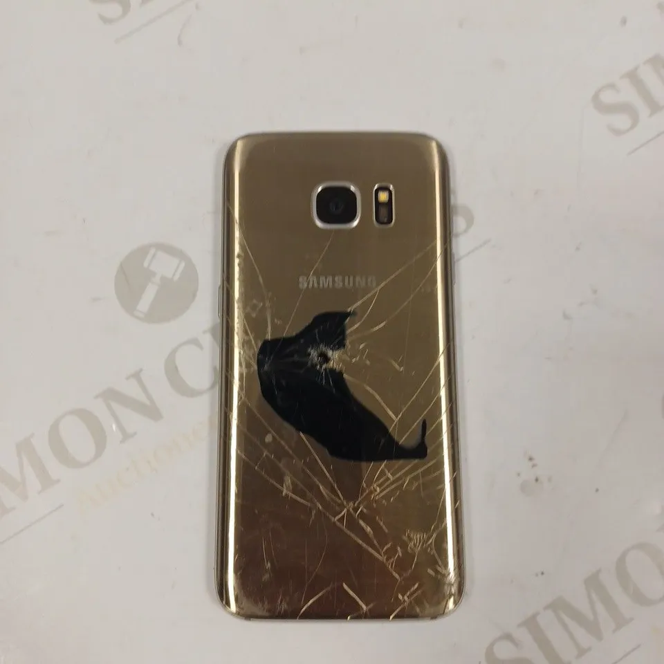 SAMSUNG SMART PHONE -GOLD - UNKOWN MODEL 