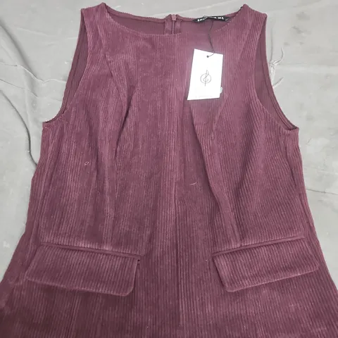 STRADIVARIUS BURGUNDY CORDUROY SLEEVELESS DRESS – UK M
