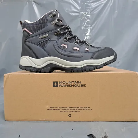 BOXED PAIR OF ADVENTURER WOMEN'S WATERPROOF WALKING BOOTS IN DARK PURPLE SIZE UK 5