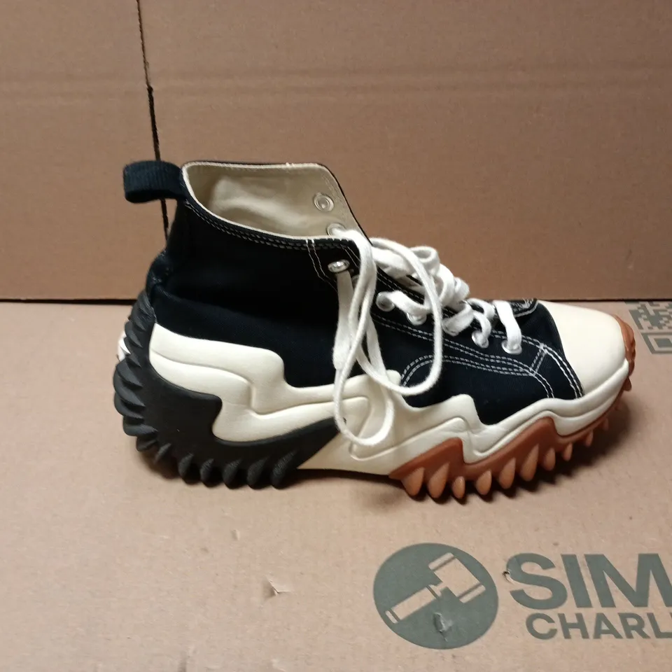 UNBOXED PAIR OF CONVERSE RUN STAR MOTION CX PLATFORM HIGH-TOP SNEAKERS IN BLACK/WHITE - UK 7