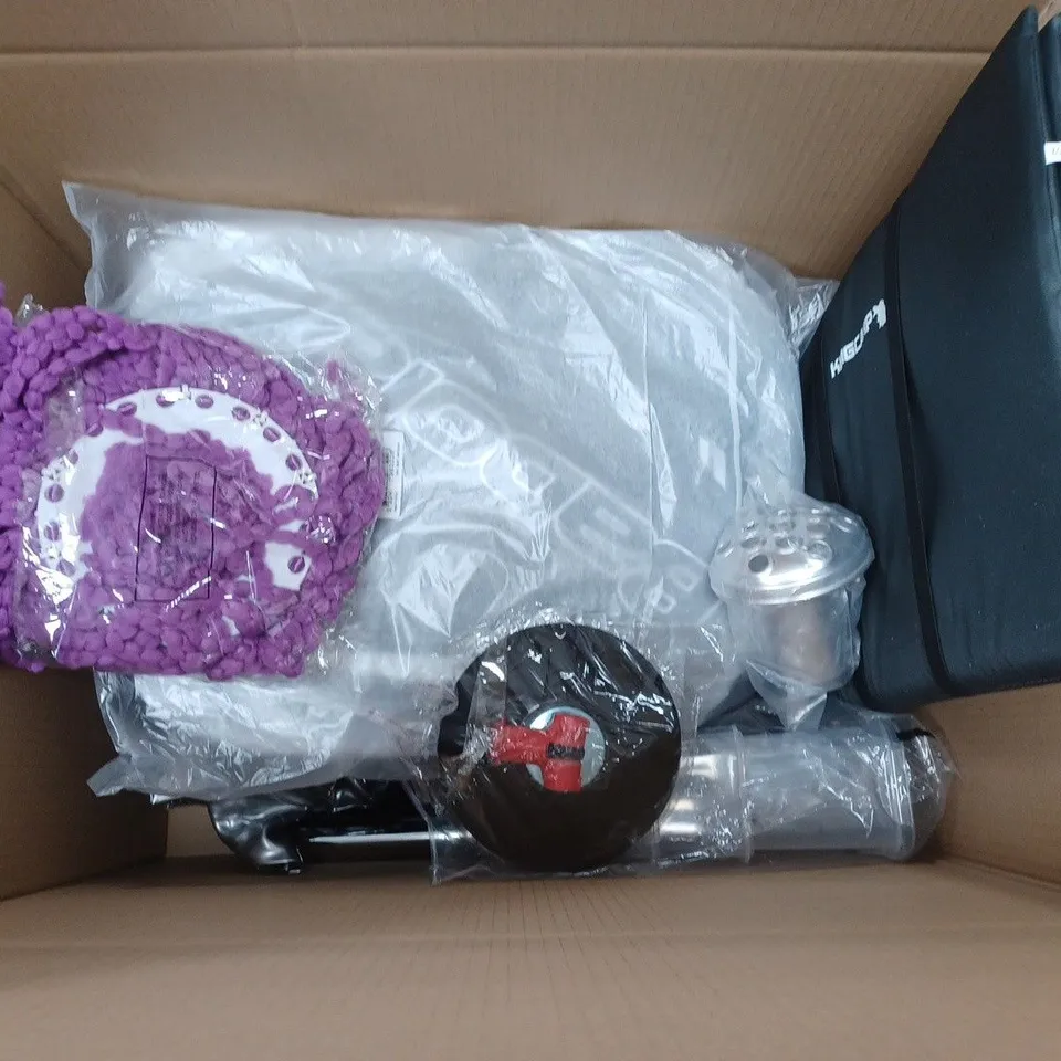 APPROXIMATELY 20 ASSORTED HOUSEHOLD ITEMS TO INCLUDE PET BED, TOOLS AND KITCHENWARE