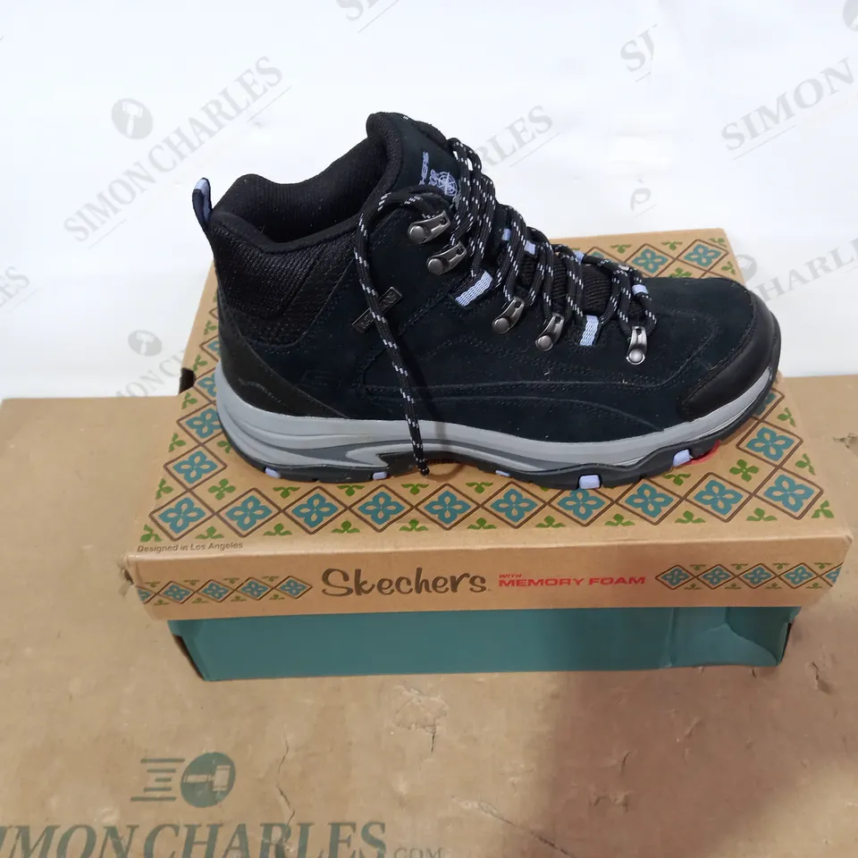 BOXED PAIR OF SKECHERS - SIZE 6