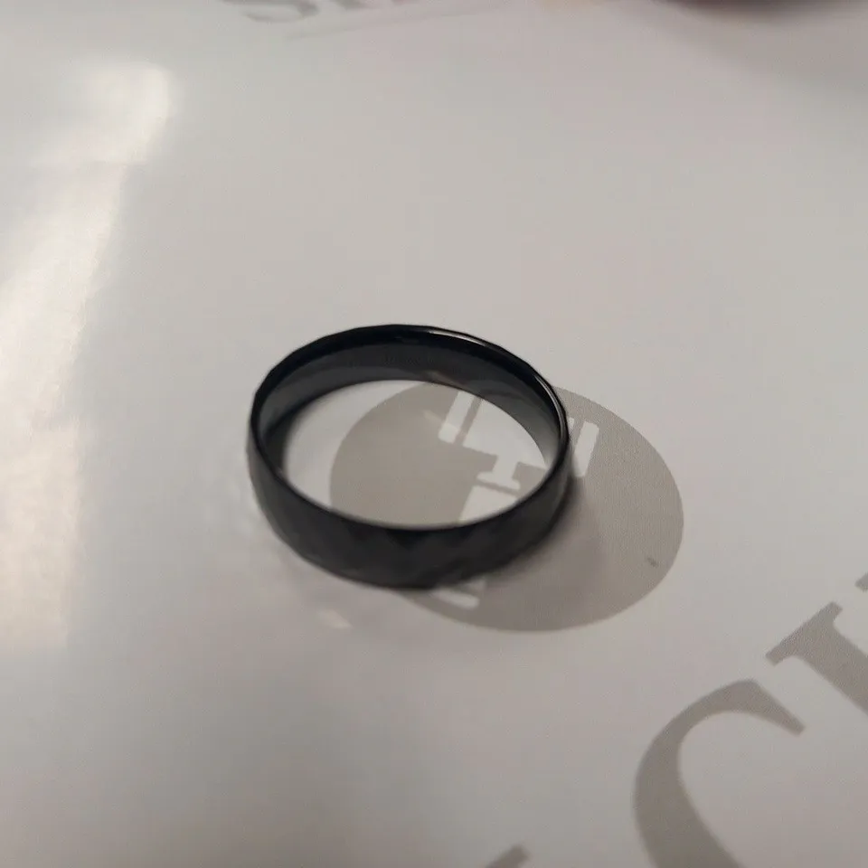 BERING BLACK CERAMIC PATTERNED INNER  RING SIZE 8