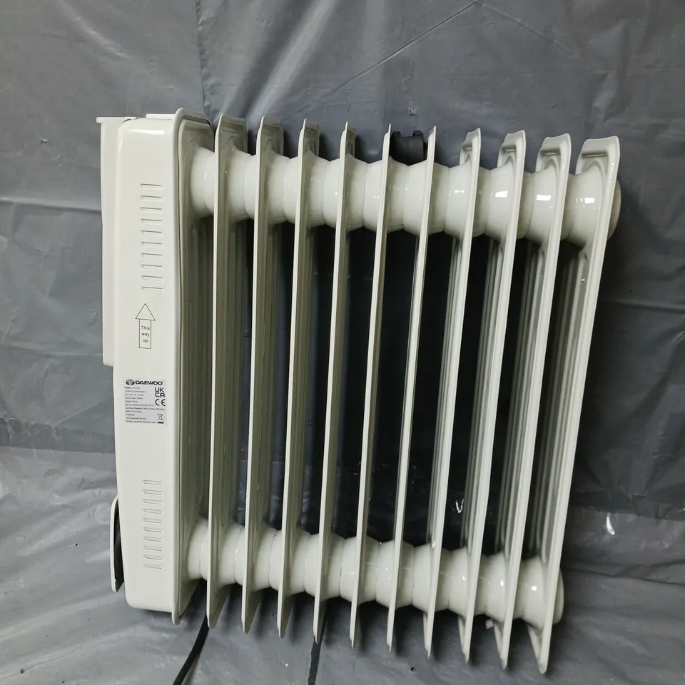 BOXED DAEWOO 2500W 11-FIN OIL-FILLED RADIATOR RRP £44