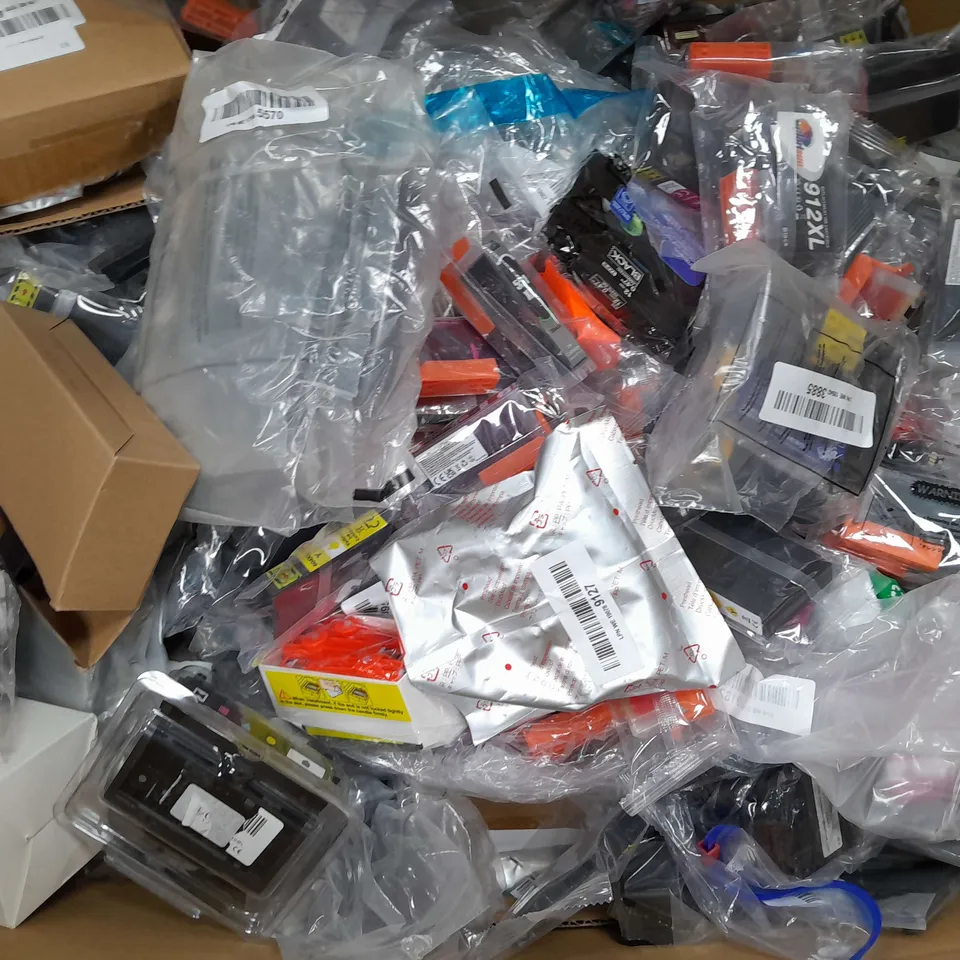 BOX OF APPROXIMATELY 40 ASSORTED PRINTER CARTRIDGES TO INCLUDE - INK CARTRIDGES 970 XL BK , KAMO 364XL MULTIPACK , REFRESHERS CARTRIDGES ETC