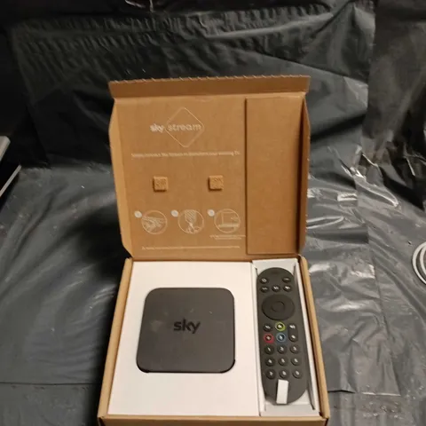 Sky Stream Streaming Device with Remote – Boxed