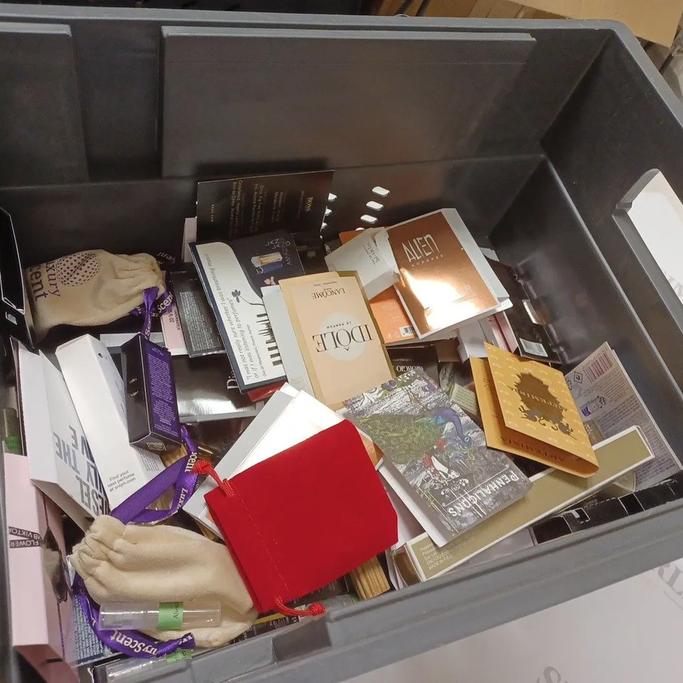 BOX OF ASSORTED SAMPLE FRAGRANCES