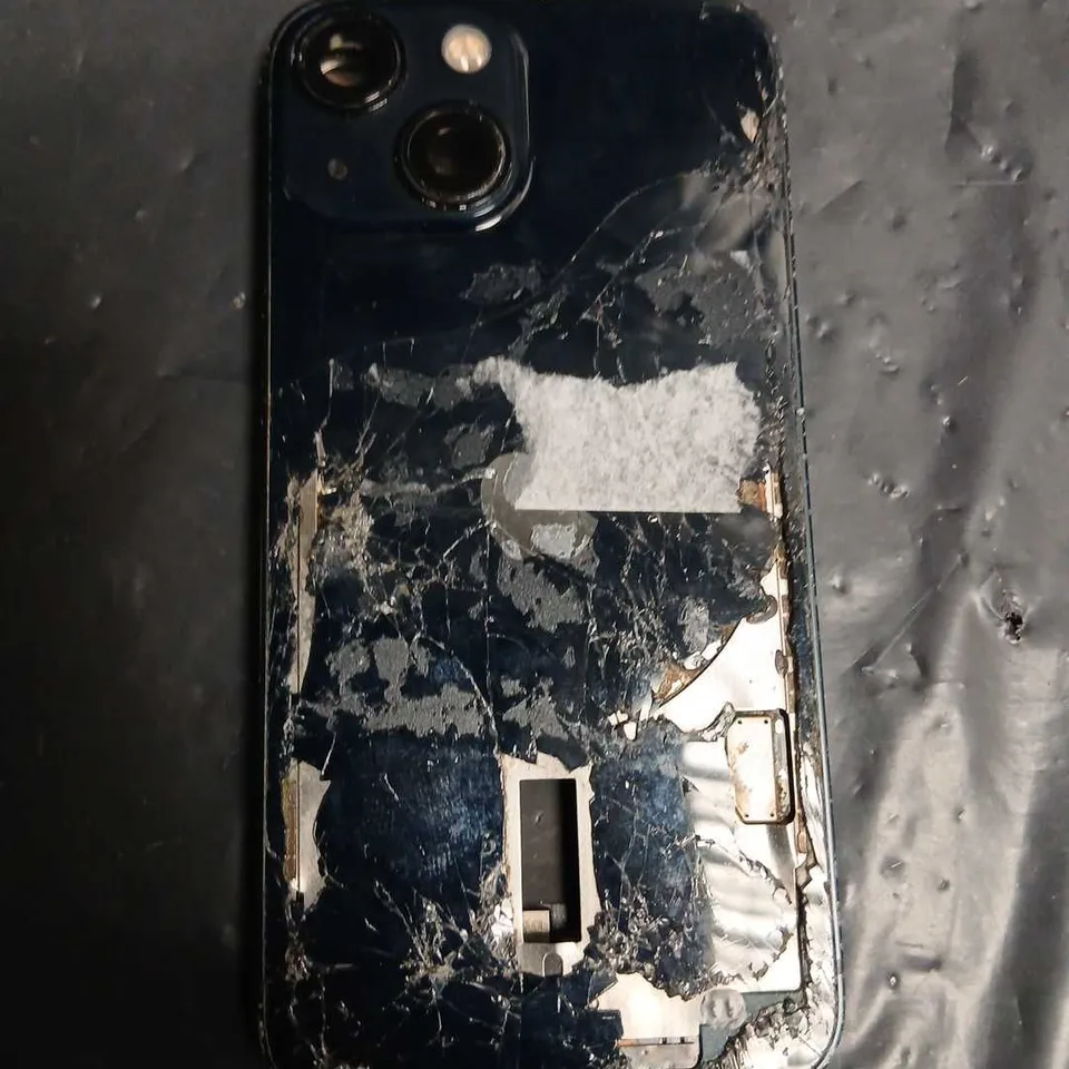 APPLE IPHONE – BLUE, CRACKED SCREEN & DAMAGED BACK MODEL UNVERIFIED