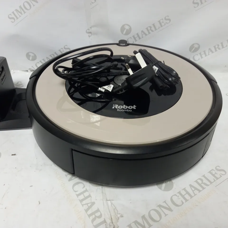IROBOT ROOMBA ROBOT VACUUM