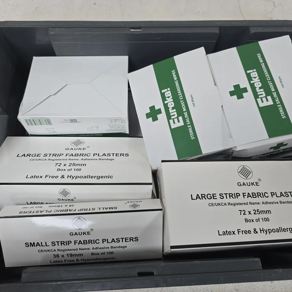 8 BOXES OF HEALTH & SAFETY ITEMS TO INCLUDE EUREKA STERILE SALINE MOIST CLEANSING WIPES & GAUKE STRIP FABRIC PLASTERS