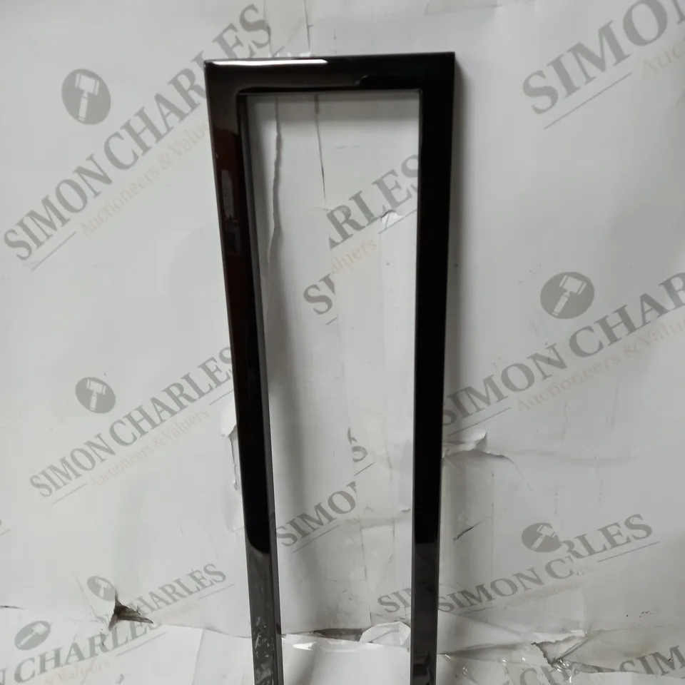 LINEABETA WALL MOUNTED TOWEL HOLDER