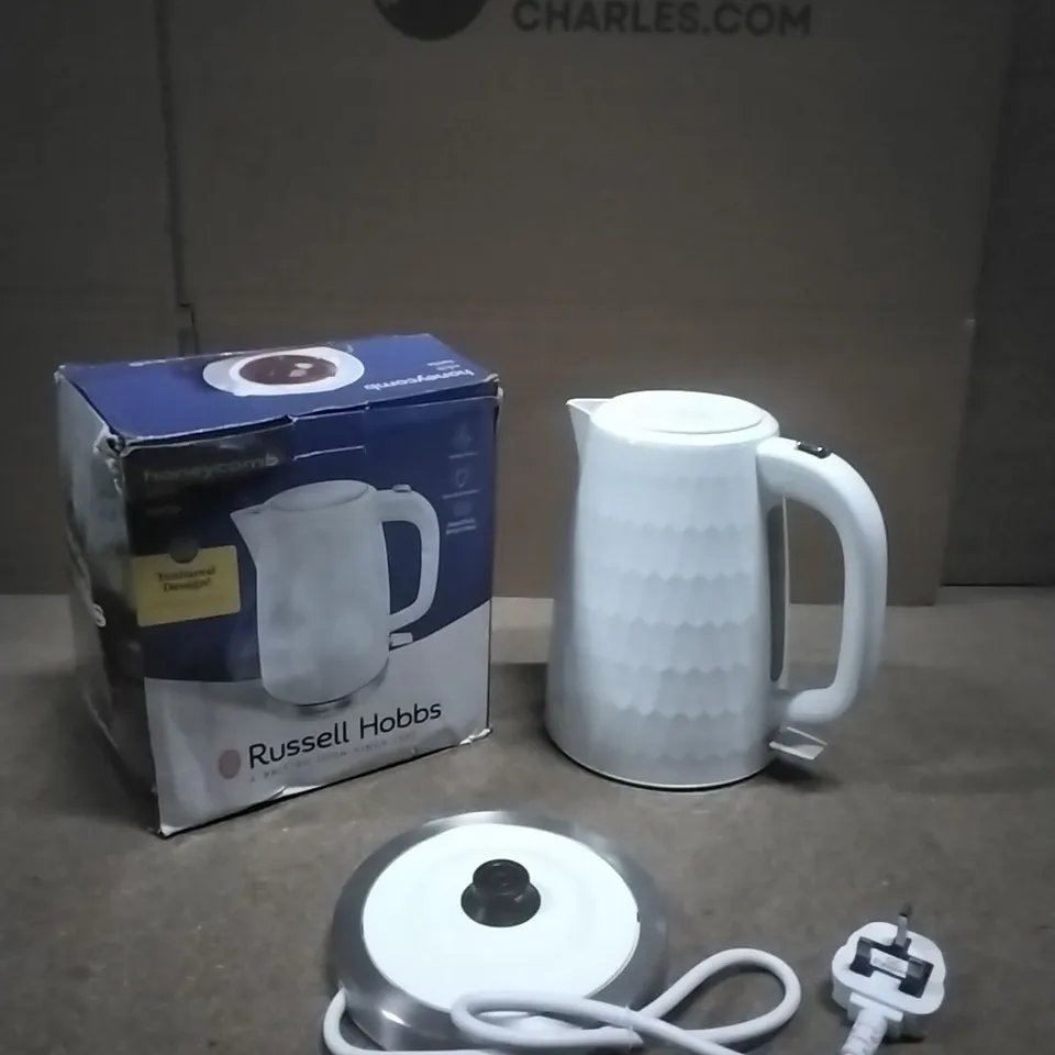 BOXED RUSSELL HOBBS WHITE HONEYCOMB KETTLE