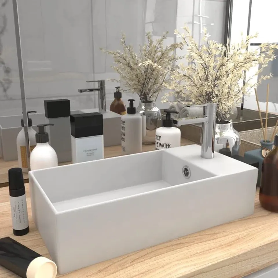 BOXED BELFRY BATHROOM KETTERING 480mm L X 250mm W CERAMIC RECTANGULAR SINK WITH OVERFLOW (1 BOX)