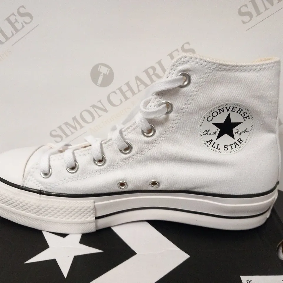 BOXED CONVERSE BASKET SIZE 7