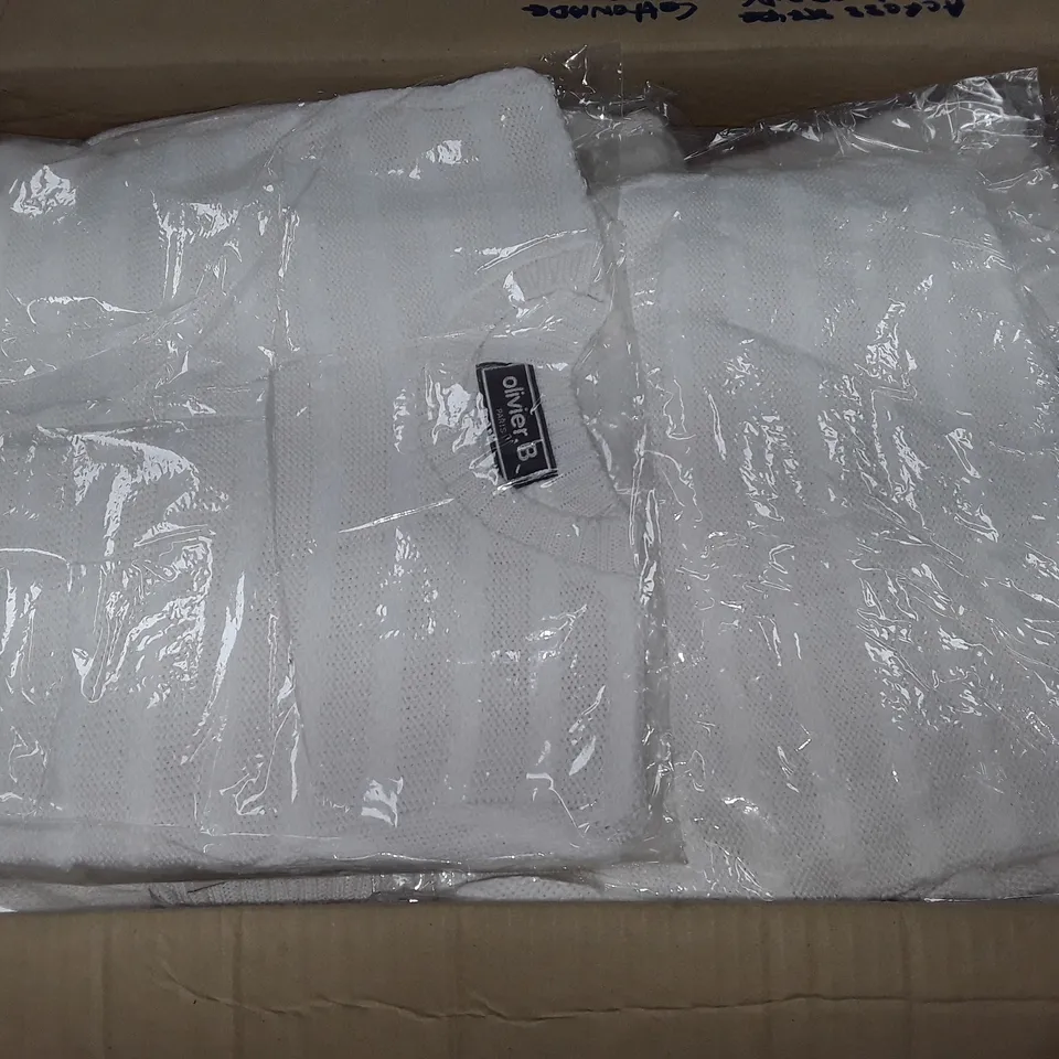 LOT OF APPROXIMATELY 80 WHITE JUMPERS - SIZE UNSPECIFIED 
