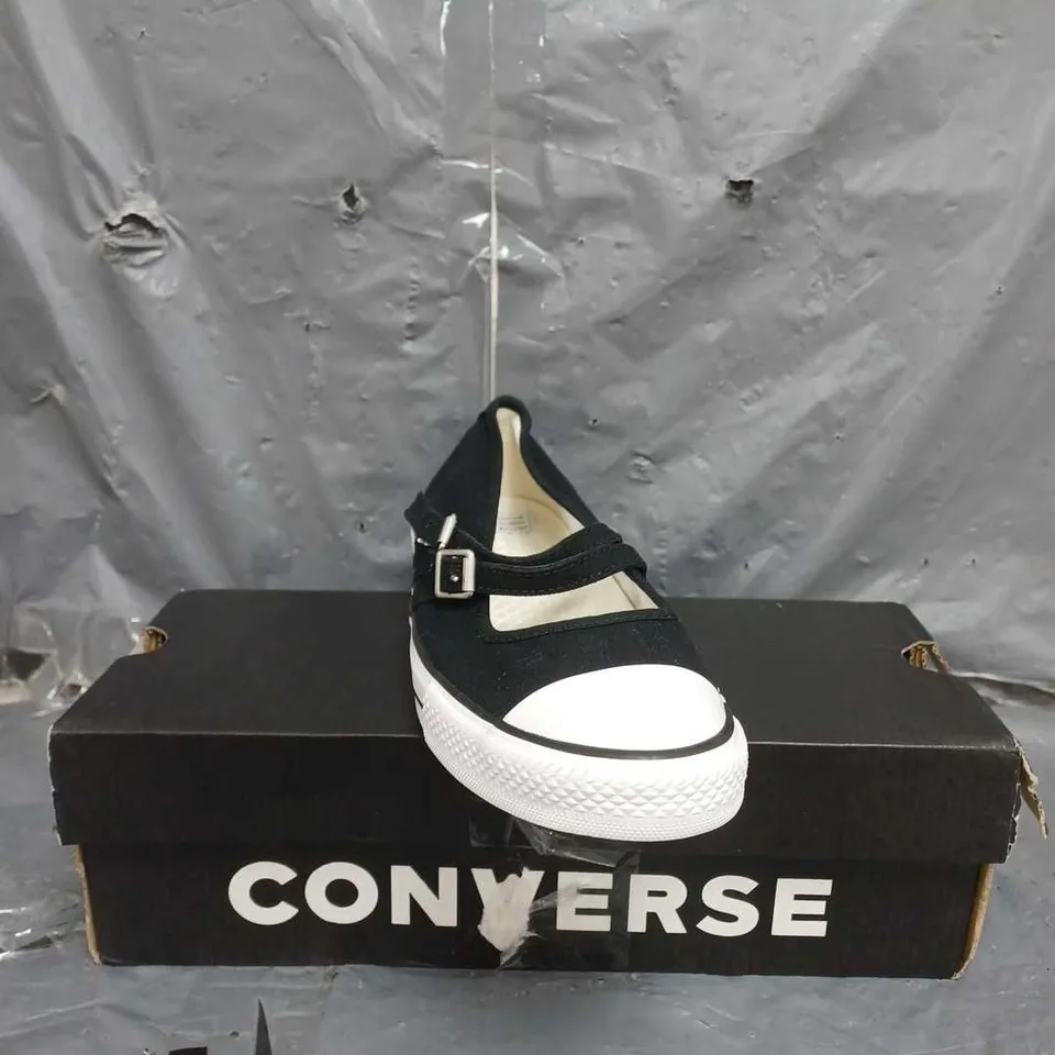 BOXED PAIR OF CONVERSE DAINTY MARY JANE SLIP SHOES IN BLACK/WHITE SIZE 6