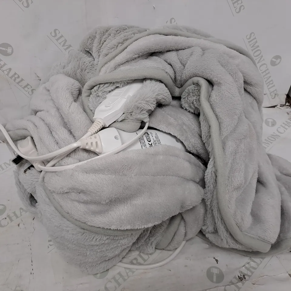 COZEE HOME VELVETSOFT HEATED THROW IN LIGHT GREY