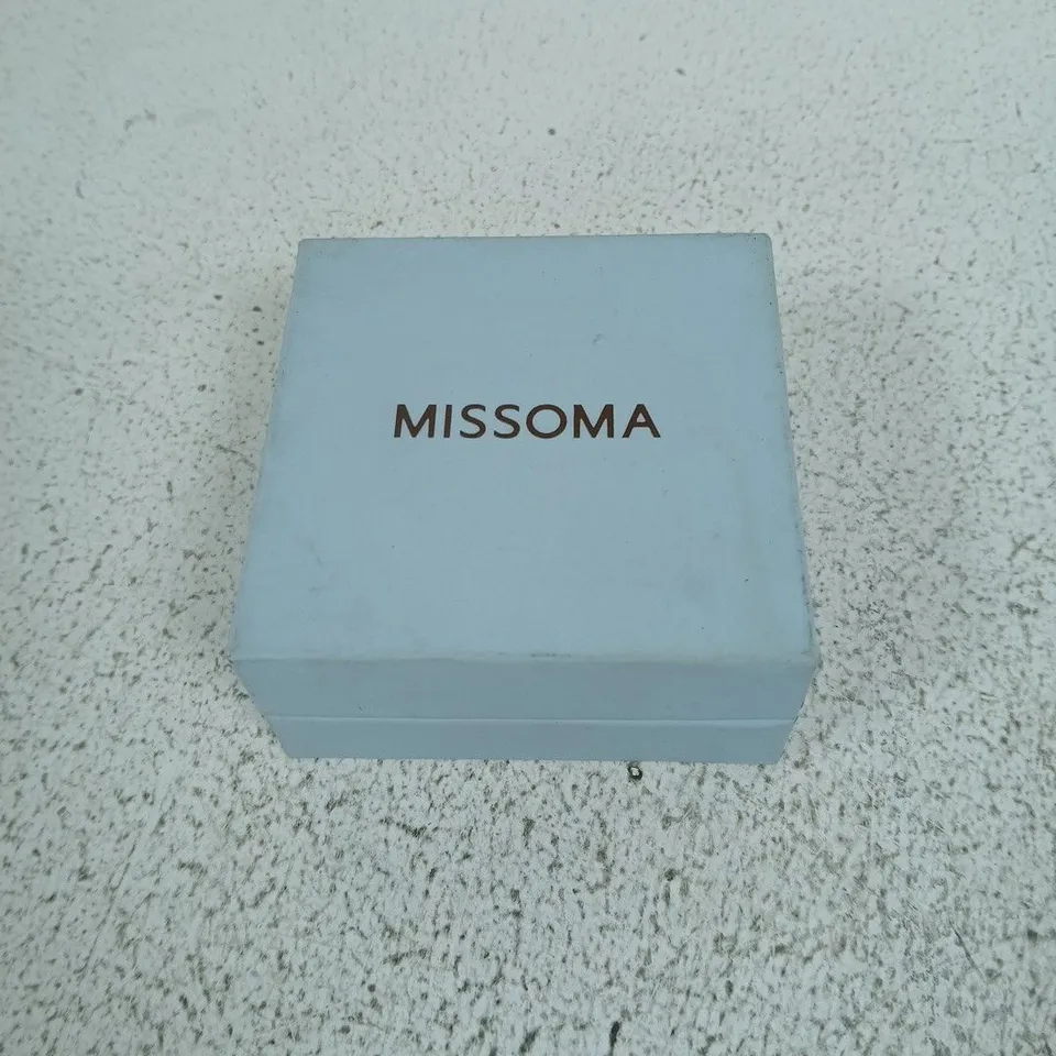 MISSOMA RING IN BLUE PRESENTATION BOX WITH ORANGE POUCH