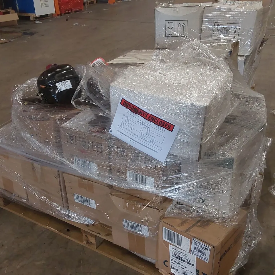 PALLET CONTAINING A VERY LARGE QUANTITY OF COMPRESSORS ECT