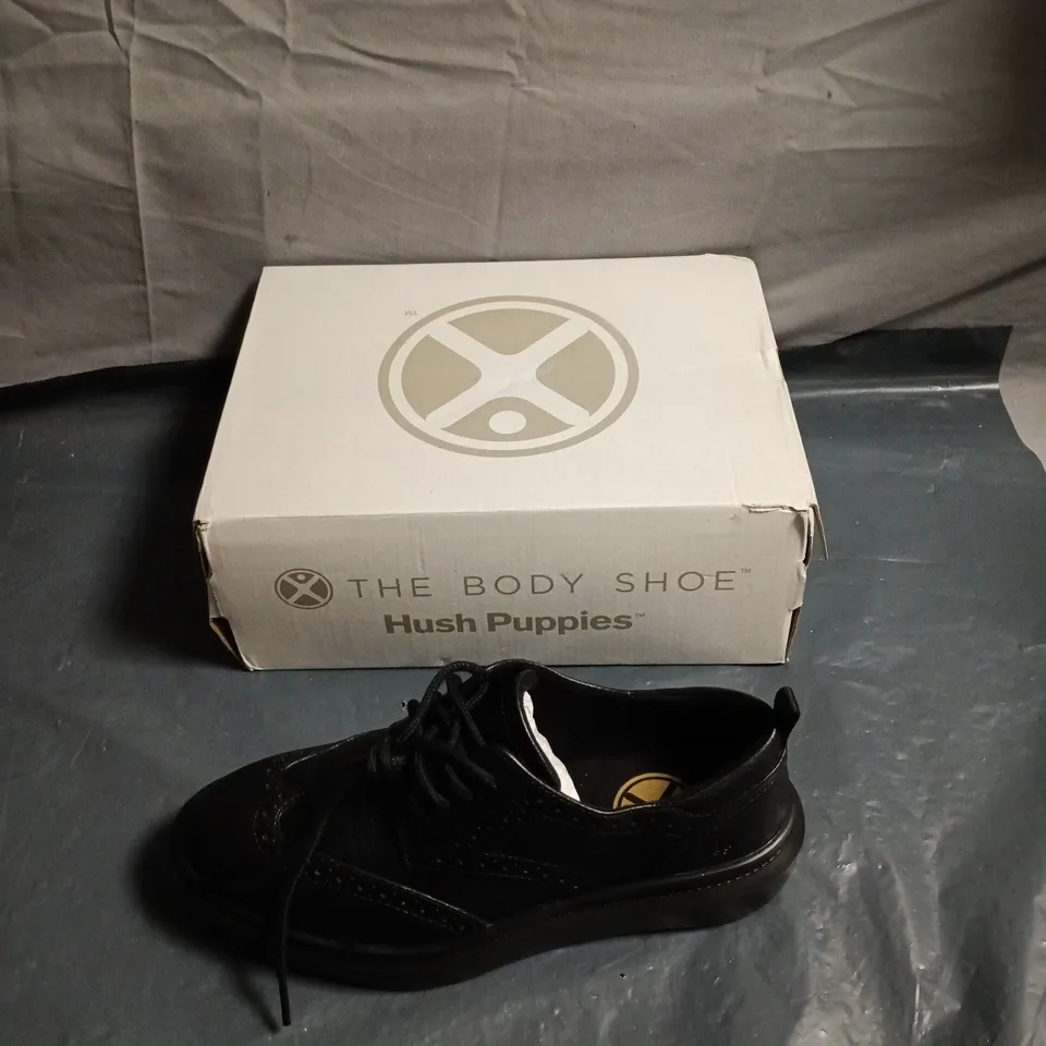 HUSH PUPPIES THE BODY SHOE – BLACK LEATHER OXFORD, BOXED - SIZE UK 4 