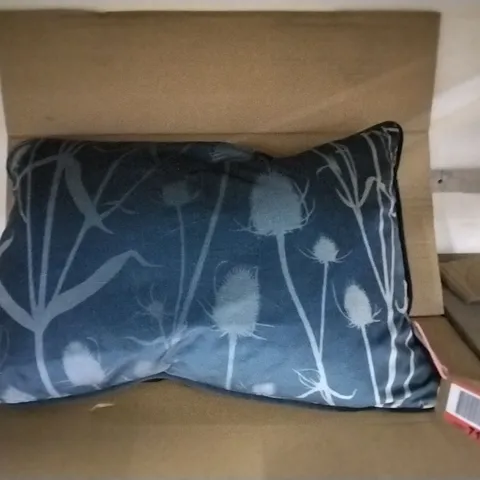 CLARISSA HULSE TEASEL CUSHION
